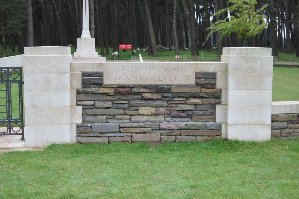 Commonwealth War Cemetery Givenchy-en-Gohelle (Canadian) #1