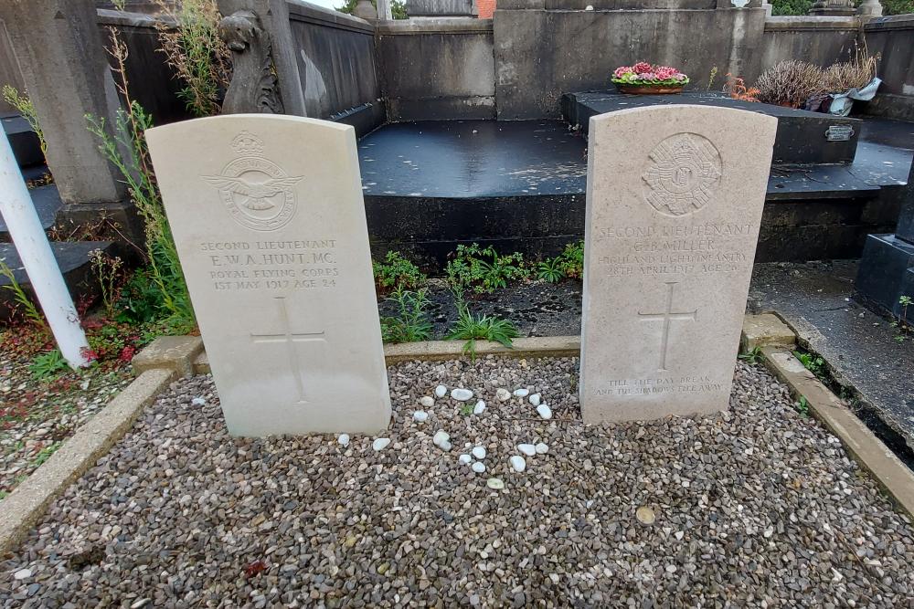 Commonwealth War Graves Neuville-Saint-Rémy #1