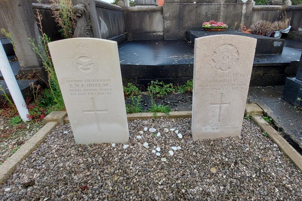 Commonwealth War Graves Neuville-Saint-Rmy #1