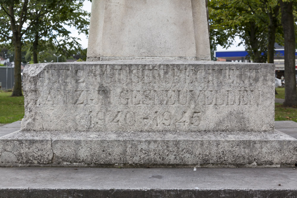 Monument Gesneuvelden 2e Regiment Gidsen #3