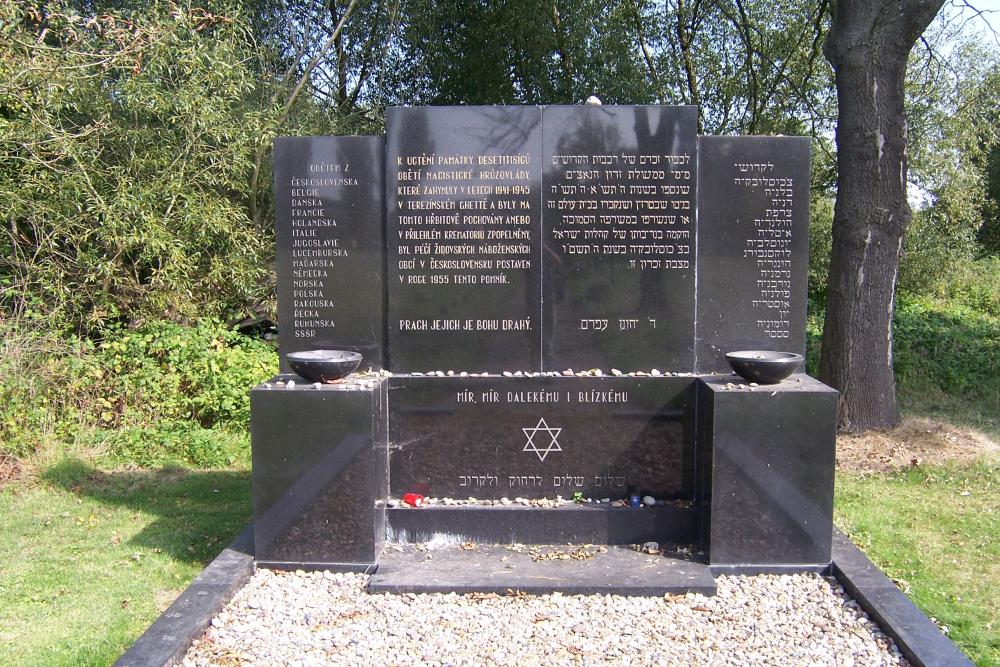 Camp Cemetery Theresienstadt #4