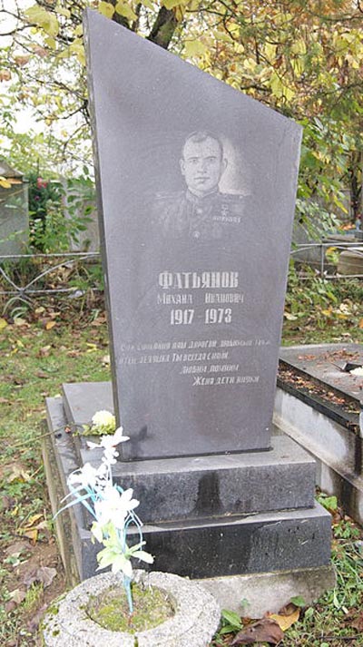 Begraafplaats Mukachevo #3
