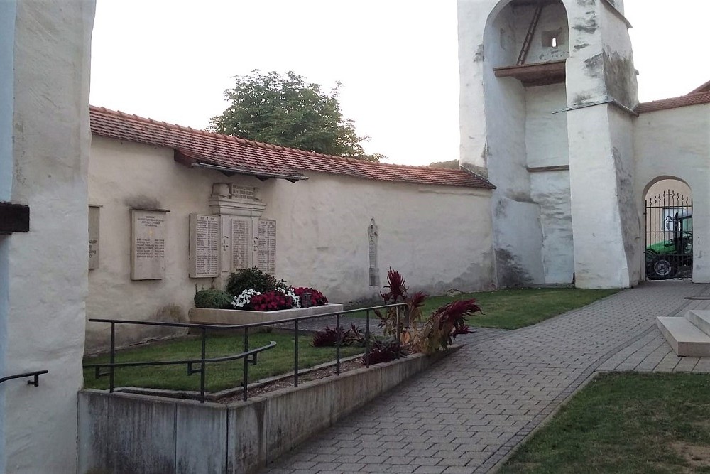 Oorlogsmonument Kirchenburg  -  Kinding #1