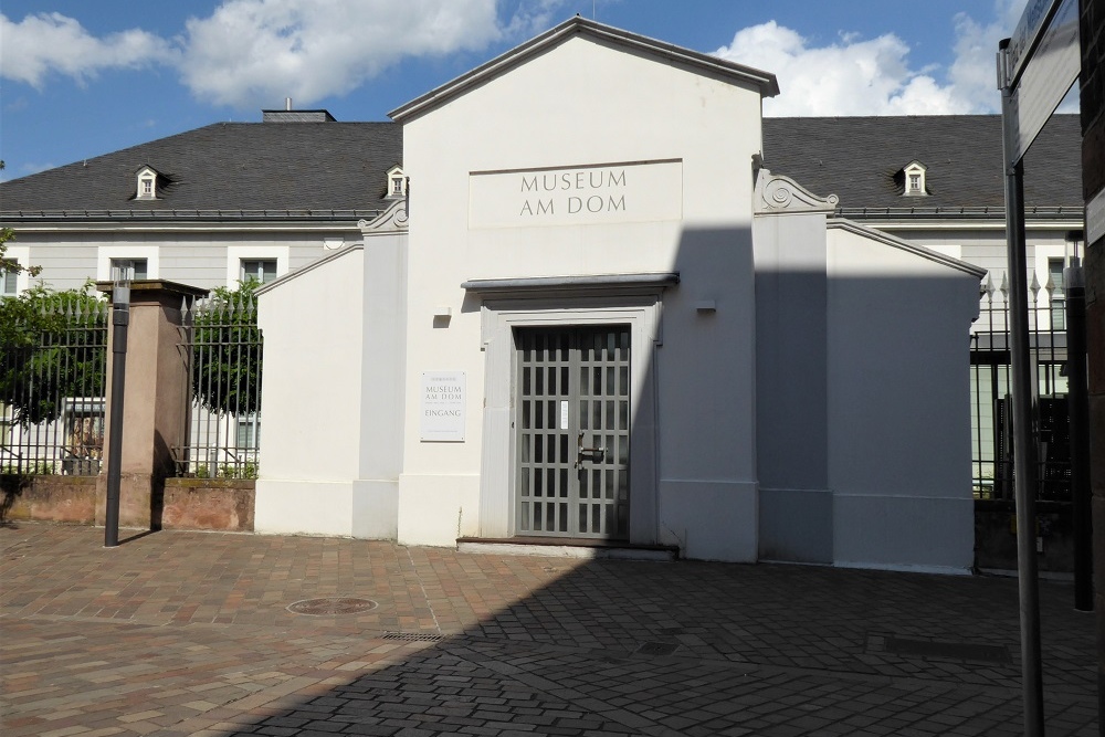 Stolpersteine Bischof-Stein-Platz #2