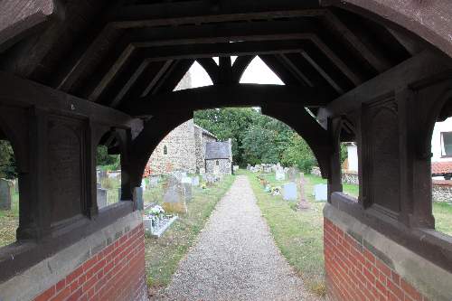 Oorlogsmonument Surlingham #1