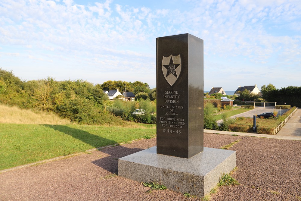 Monument 2nd Division Omaha Beach #1