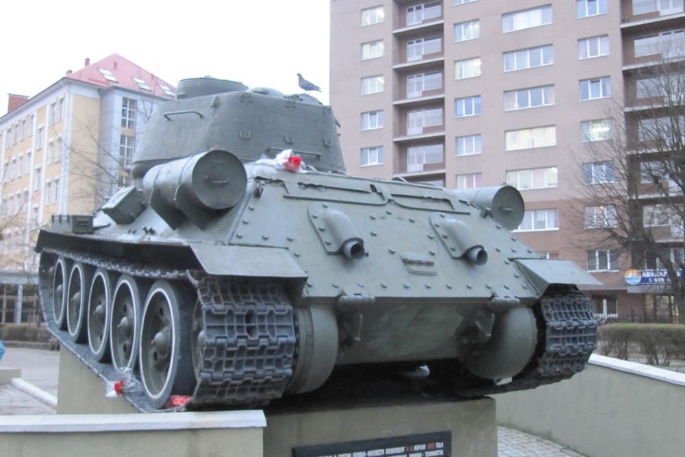 Bevrijdingsmonument (T-34/85 Tank) Kaliningrad #2