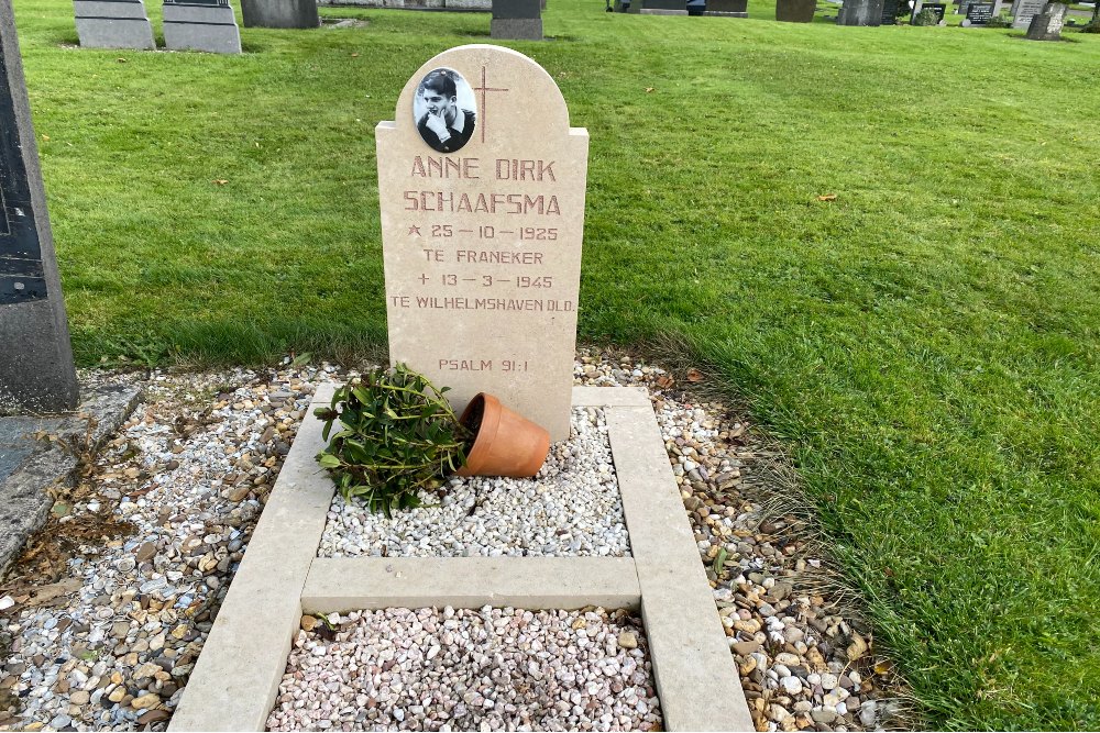 Dutch War Graves Municipal Cemetery Franeker #5