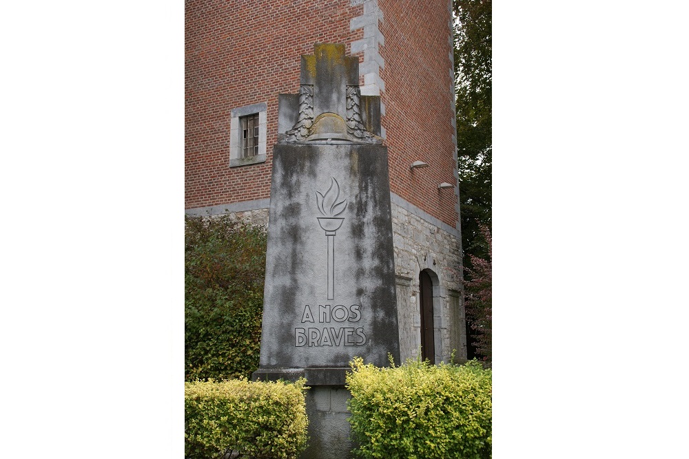 War Memorial Héron #3
