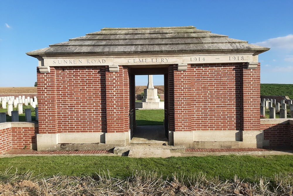 Commonwealth War Cemetery Sunken Road