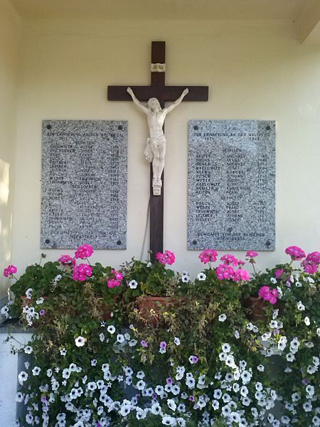 War Memorial Hochstra #1