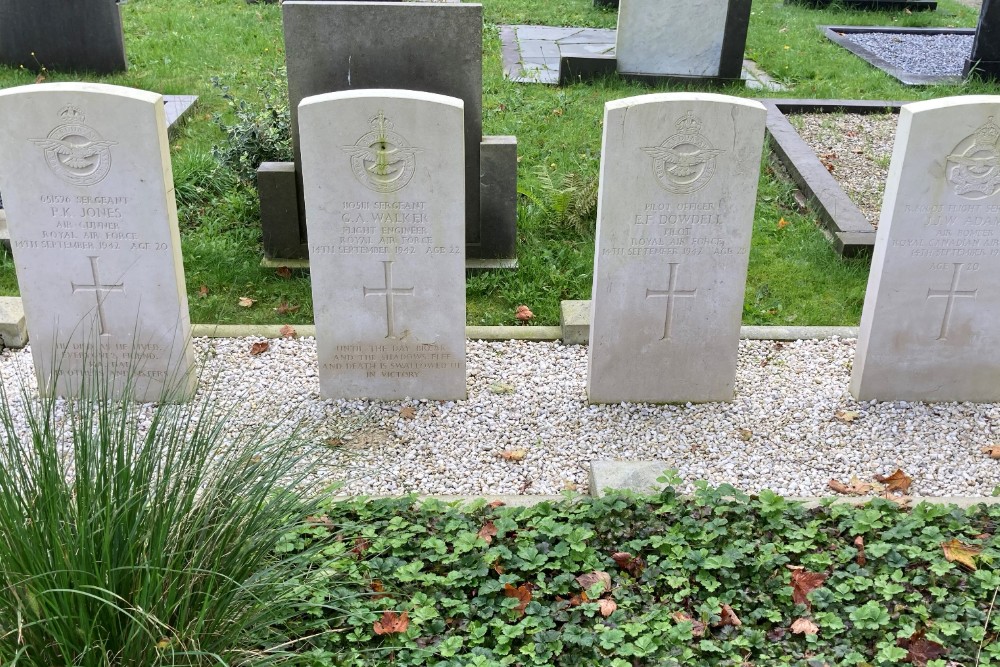 Oorlogsgraven van het Gemenebest Nederlands Hervormde Begraafplaats Nieuwehorne #3