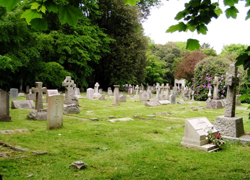 Commonwealth War Graves St Mark Churchyard