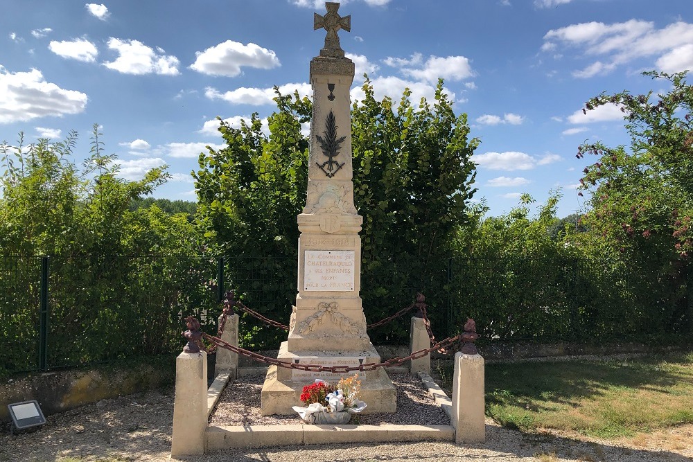 Commonwealth War Grave Châtelraould-Saint-Louvent Churchyard #5