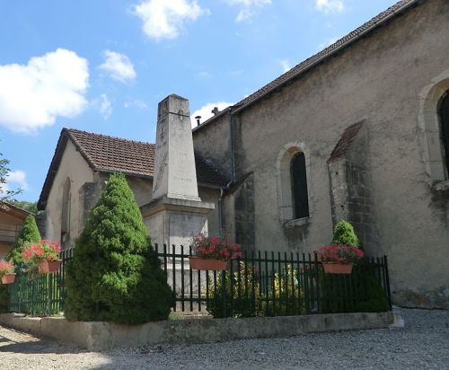 Oorlogsmonument Torcieu #1