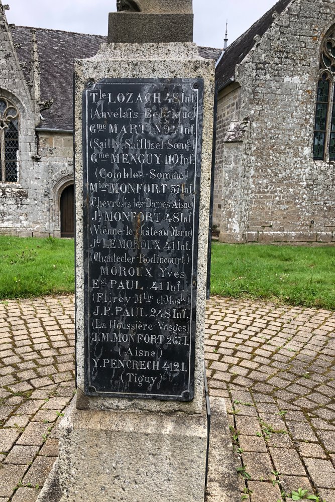 Oorlogsmonument Le Moustoir #3