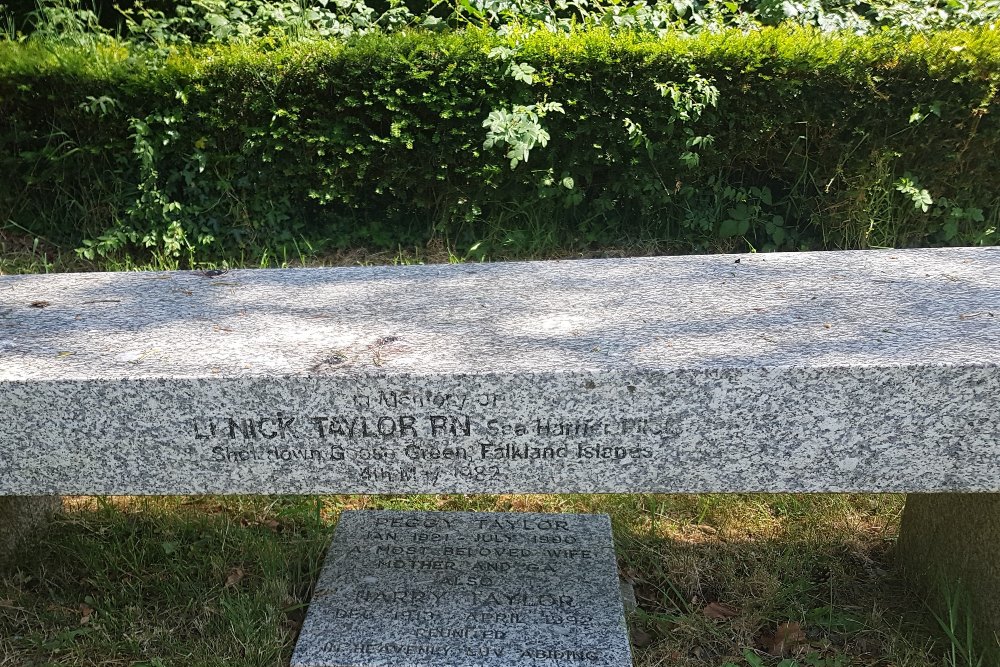 Memorial bench Lt Nick Taylor