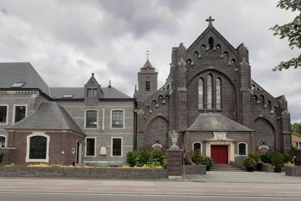 Monument Dom Modest Van Assche Assebroek