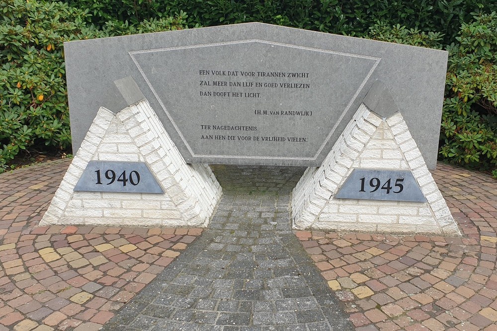 War Memorial Klaaswaal #1