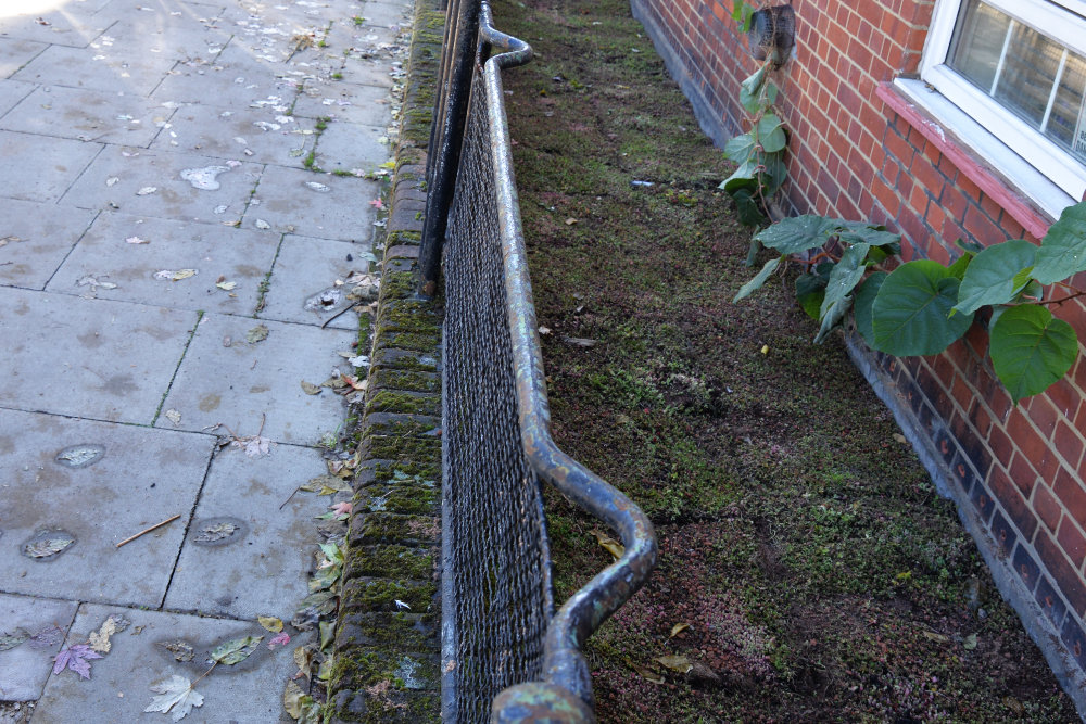 Stretcherbed Fences Tabardstreet #3