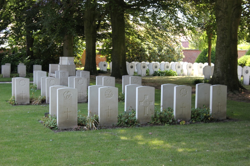 Oorlogsgraven van het Gemenebest Roeselare #2
