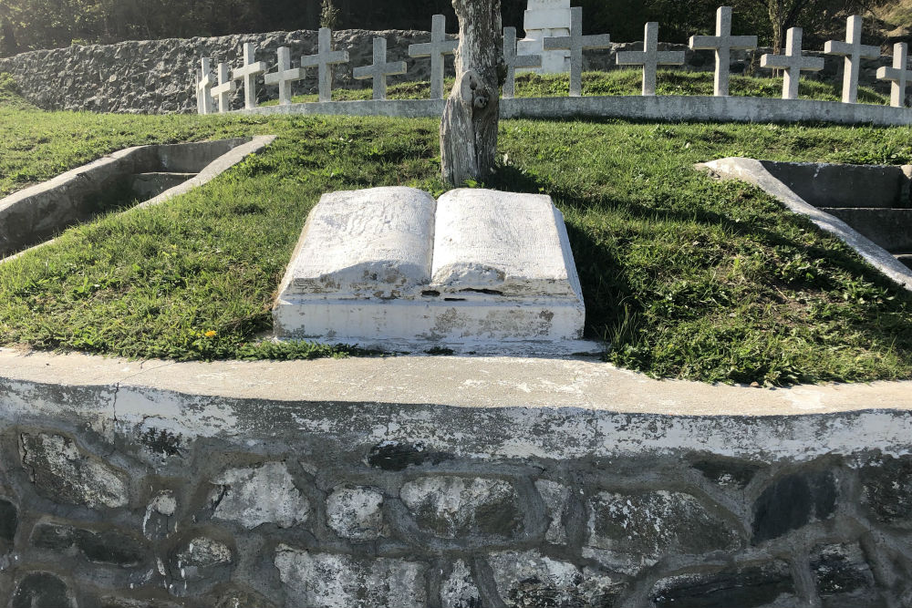 Oorlogsbegraafplaats Cimitirul De Onoare Turnu Rosu Boița #3