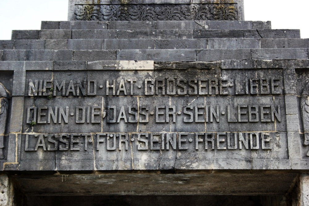 Duits Oorlogsmonument Begraafplaats Comines #3