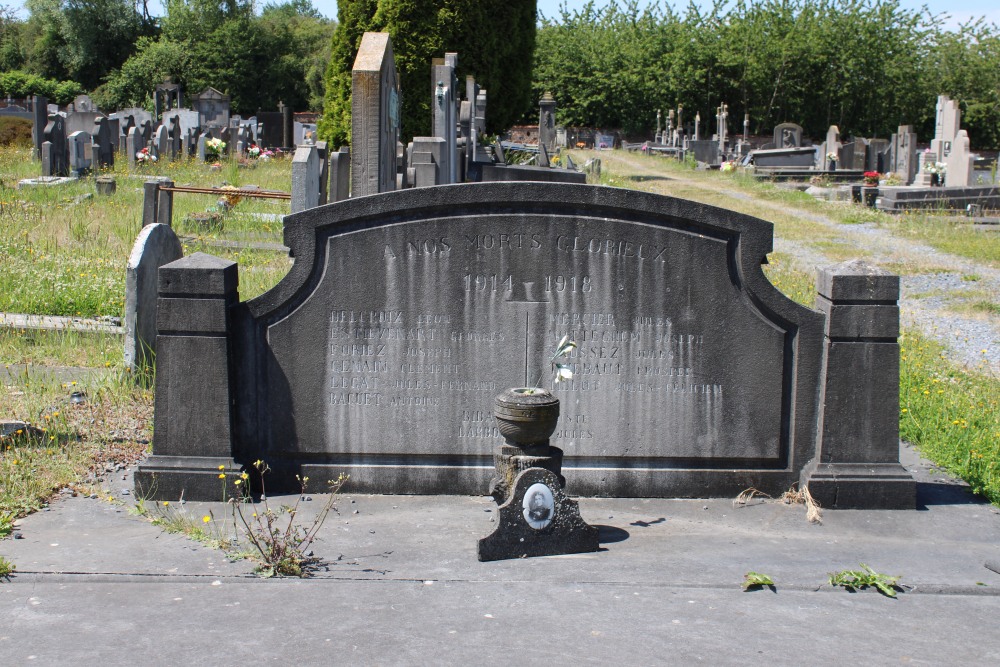 Oorlogsmonument Begraafplaats Boussu-Bois	 #2