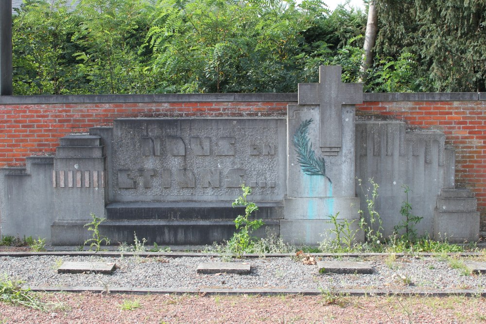 Memorial Wall Cemetery Genval #4