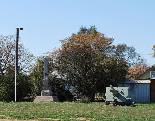 Oorlogsmonument Piangil