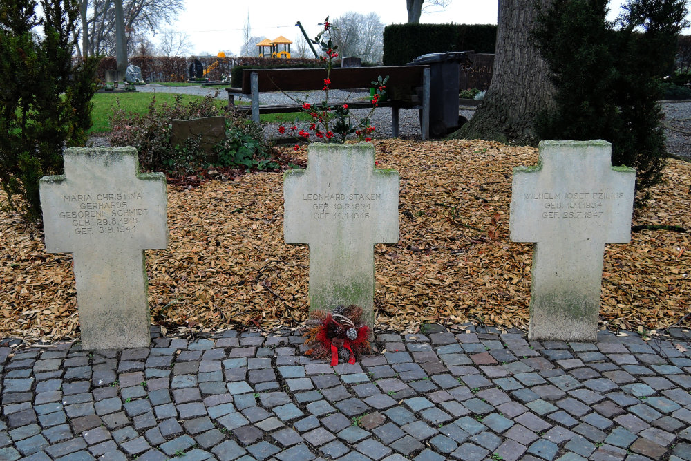 War Memorial Schierwaldenrath #3