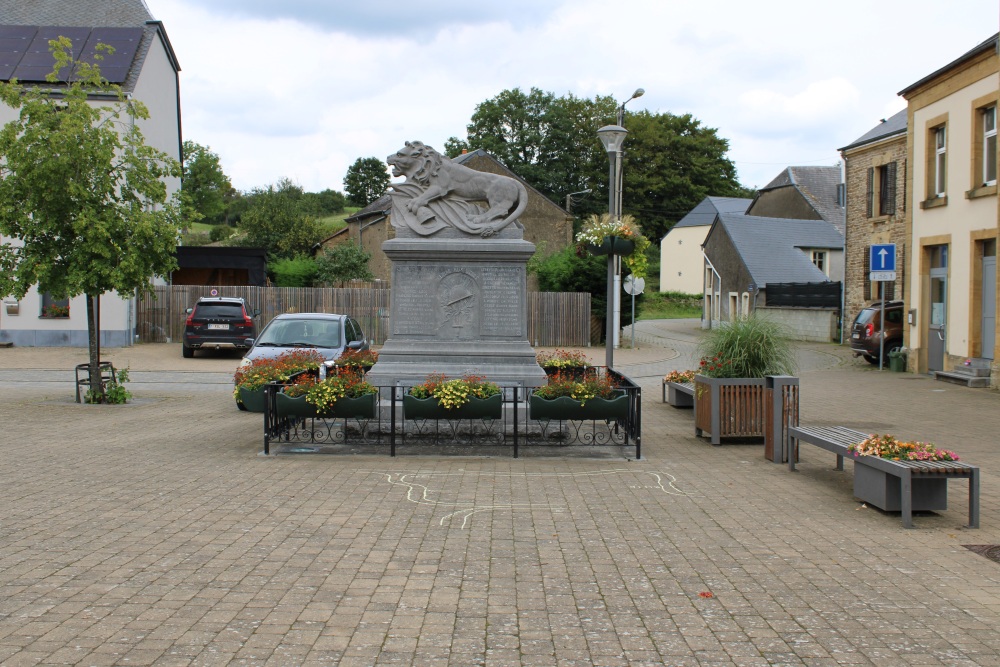 Oorlogsmonument Mussy-la-Ville #1