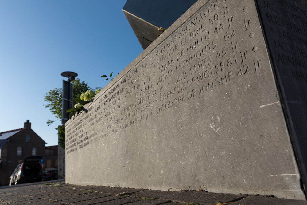 War Memorial Oostburg #2