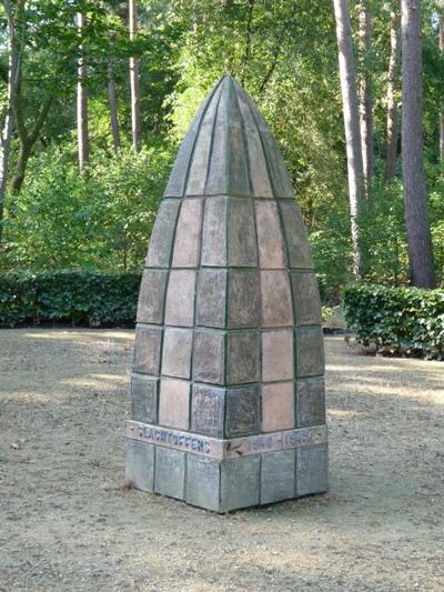 Oorlogsmonument Loon op Zand #2