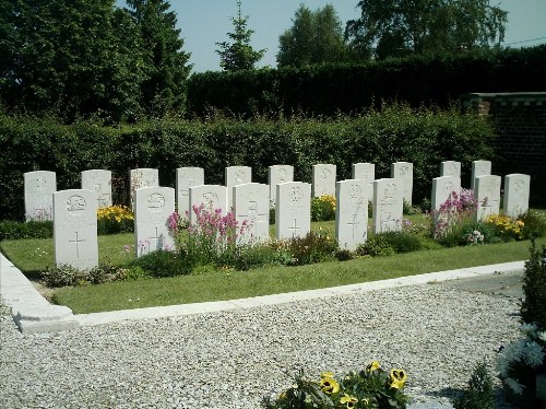Oorlogsgraven van het Gemenebest Quérénaing #1