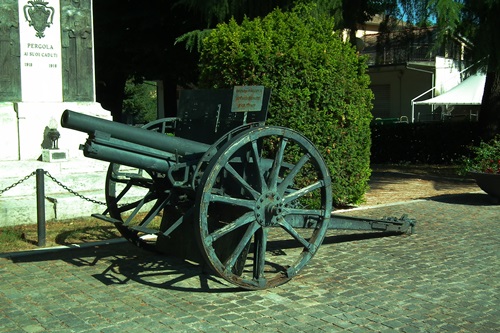 War Memorial Pergola and Böhler 8cm M5/8 canon #2