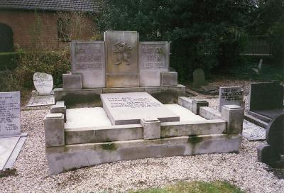 Nederlandse Oorlogsgraven Heukelum #2