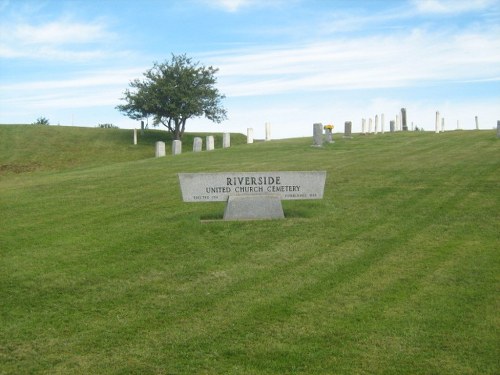 Commonwealth War Grave Riverside United Church Cemetery