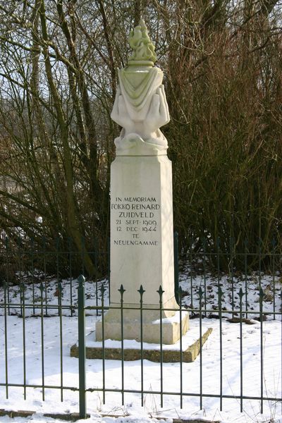 Oorlogsmonument Garrelsweer #2