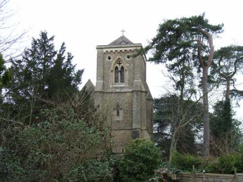 Oorlogsgraven van het Gemenebest St. Mary and St. Nicholas Churchyard