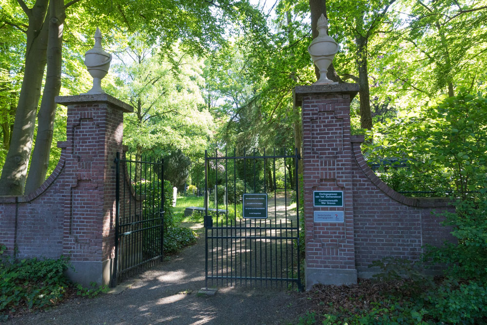 Dutch War Grave Epe #3