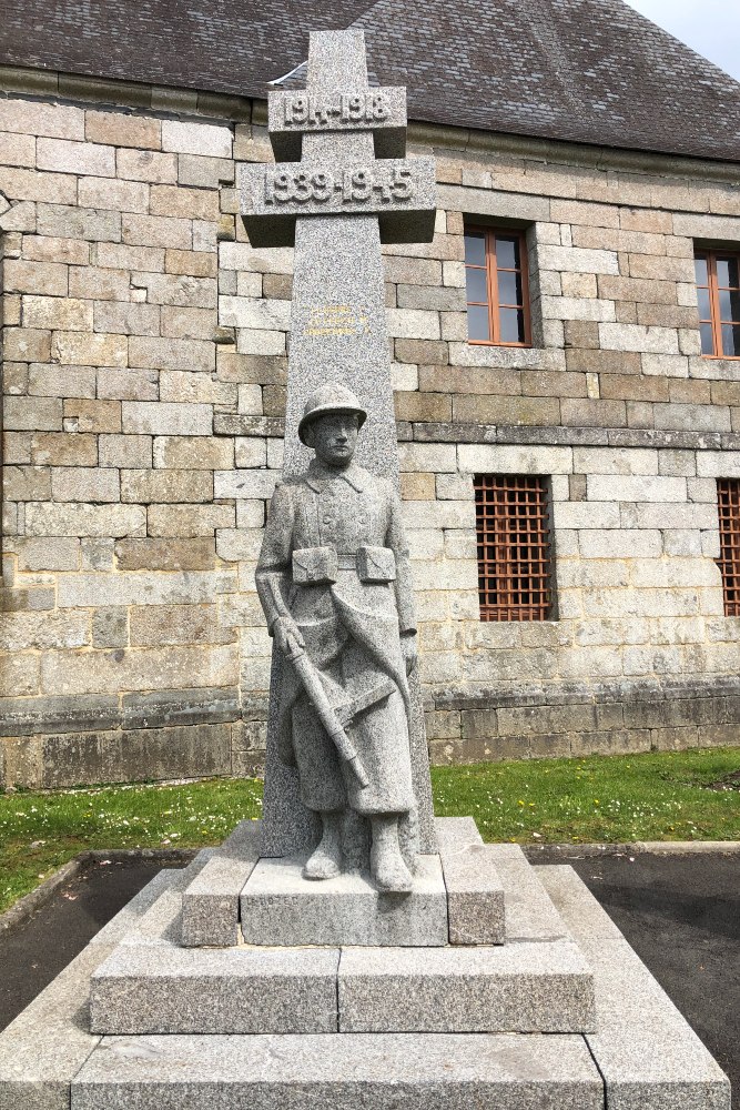 Oorlogsmonument Plouguernevel #2