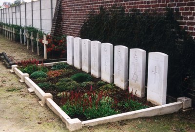 Oorlogsgraven van het Gemenebest Cugny #1