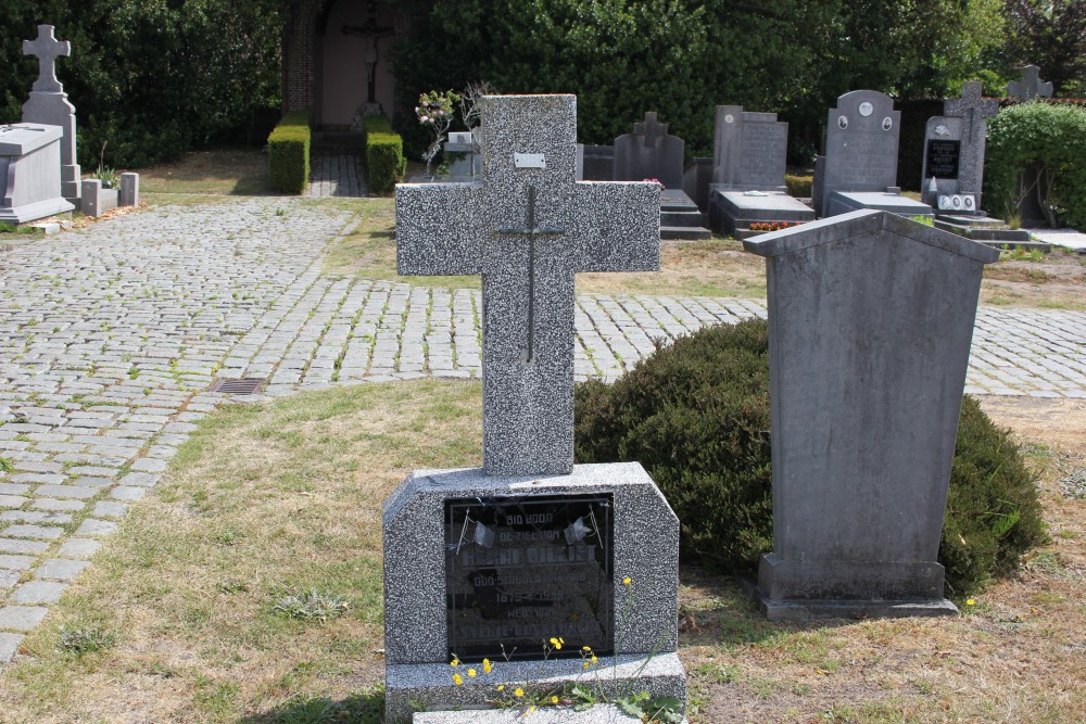 Belgian Graves Veterans Dalle Vivenkapelle #2