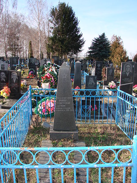 Sovjet Oorlogsgraven Chernyakhiv #1