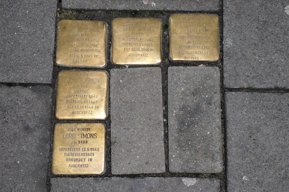 Stolpersteine Bahnhofstrae 42