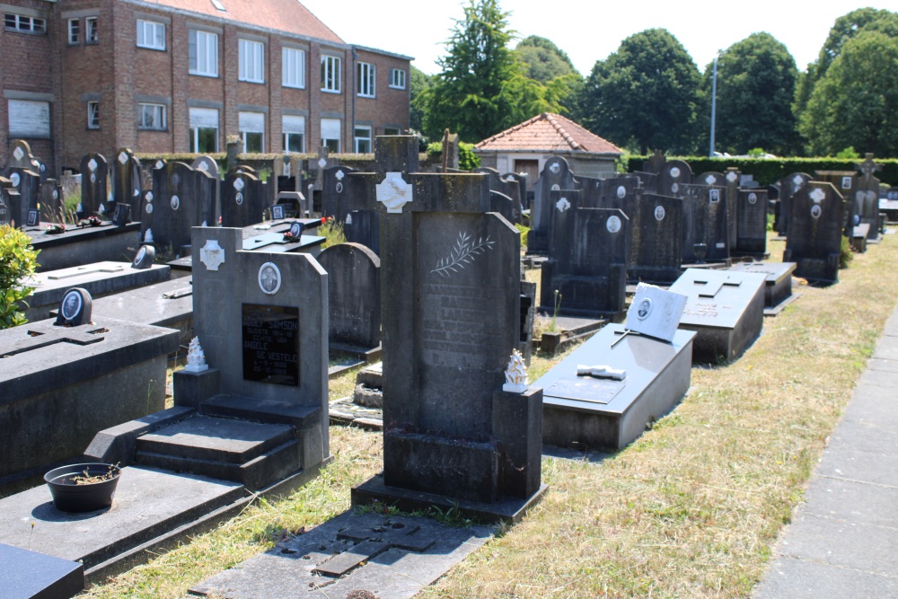 Belgian Graves Veterans Sint-Andries Churchyard #2