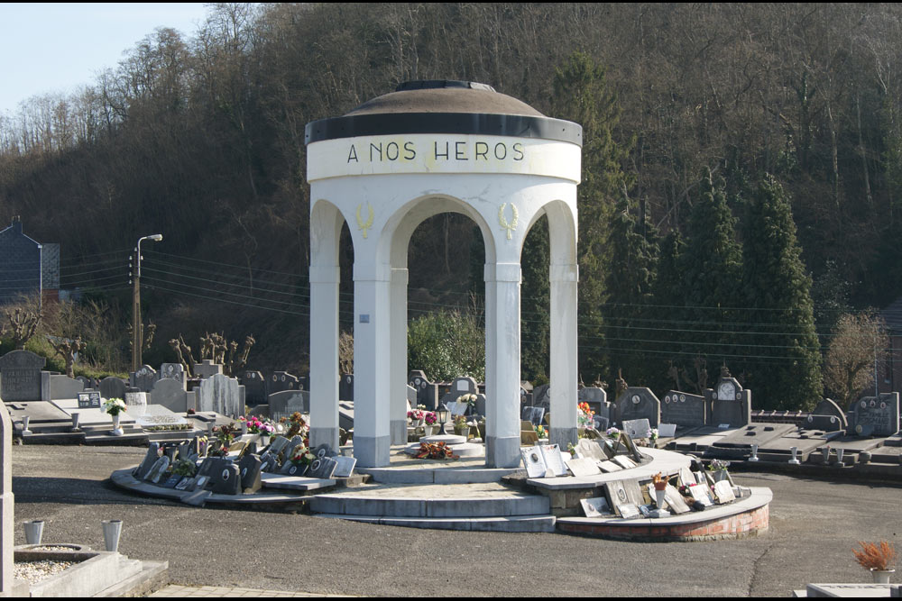 Memorials Cemetery Montegnée #1