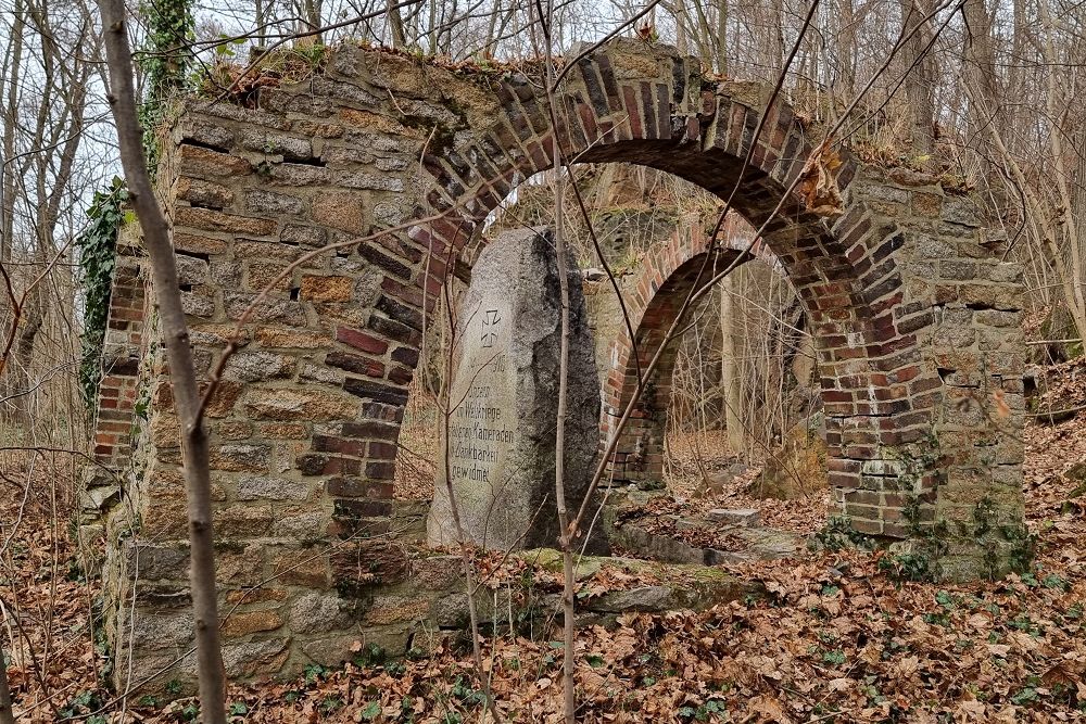 Duits Oorlogsmonument Zawidów #4