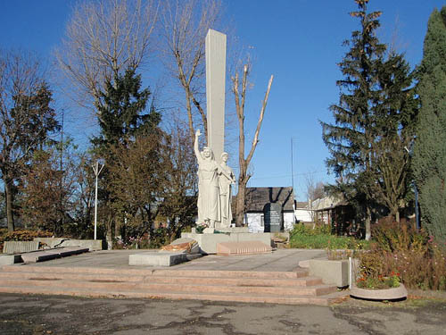 Mass Grave Soviet Soldiers Pustomyty